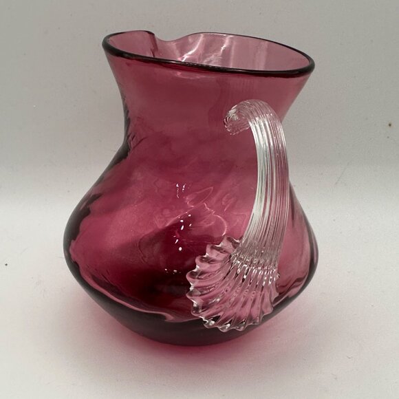 Unbranded hand blown cranberry w/ clear applied handle 3.75” mini glass pitcher - Picture 3 of 7